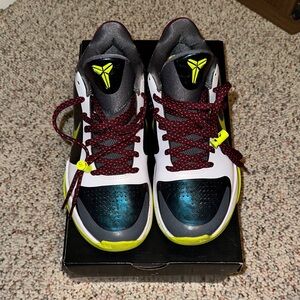 Nike Kobe V Protro “Chaos” used very good condition